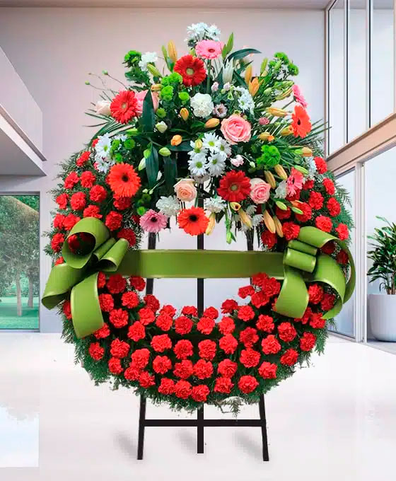 Corona Funeraria de claveles rojos para Tanatorio Municipal Son Valentí 